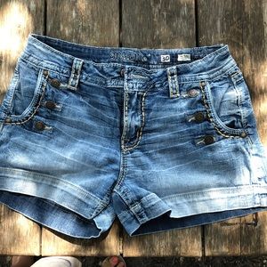 Miss me jean short